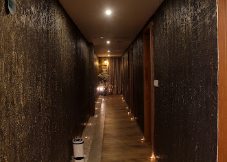 The Bronze luxury Spa room area